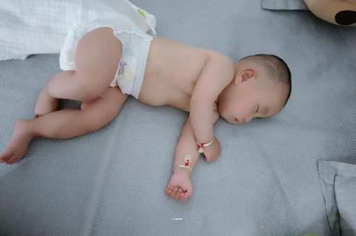 广西怀孕多久会显肚子